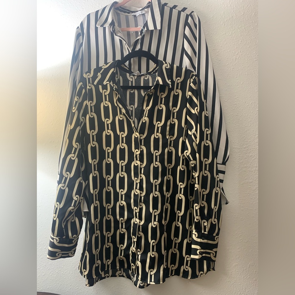 (2 Blouses) Black Button-Down with Chainlink patter Shirt with Cream Chain Print